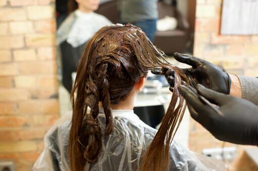 焼肉きんぐバイトの髪色は基本的に自由 ただし ピアスはng